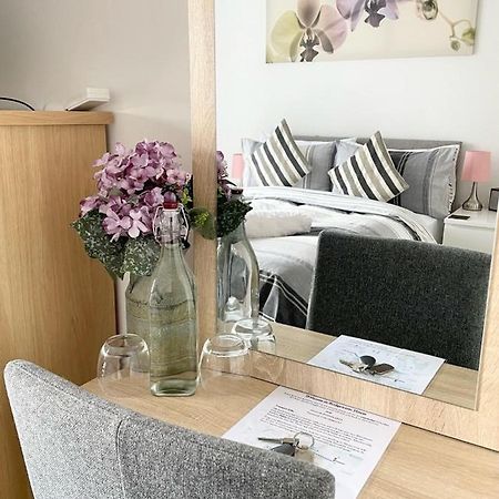 Manchester Escape - Private Room & Bathroom Near Etihad And Coop Arena - Free Secure Parking Luaran gambar