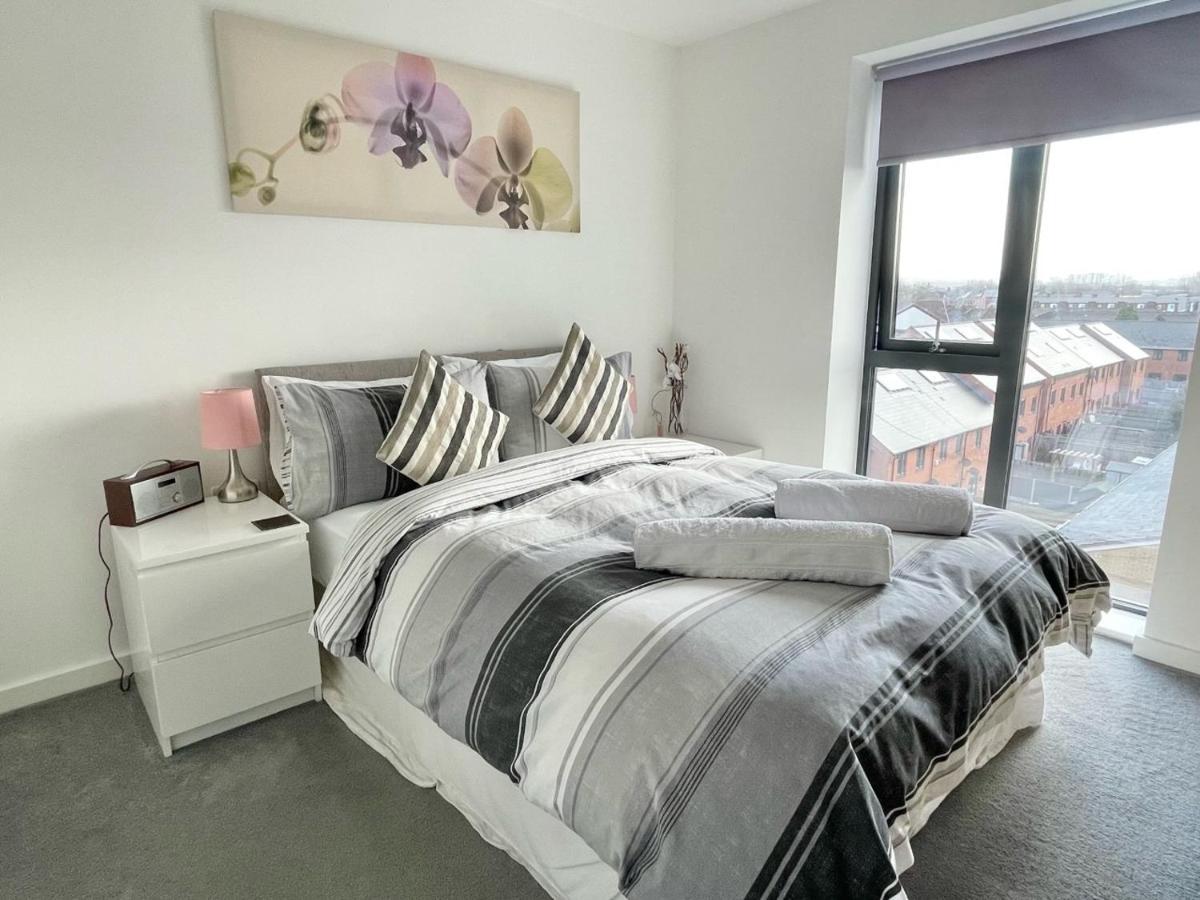 Manchester Escape - Private Room & Bathroom Near Etihad And Coop Arena - Free Secure Parking Luaran gambar