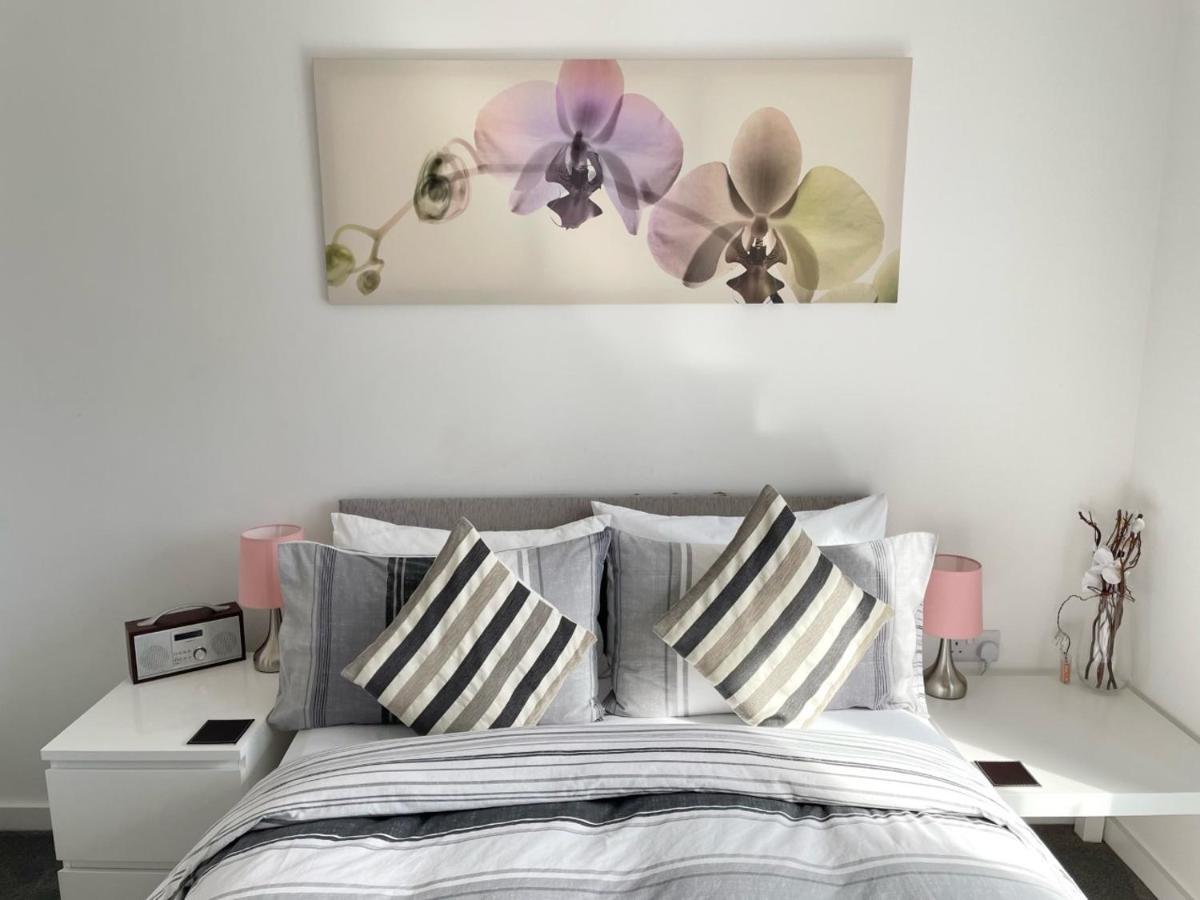 Manchester Escape - Private Room & Bathroom Near Etihad And Coop Arena - Free Secure Parking Luaran gambar